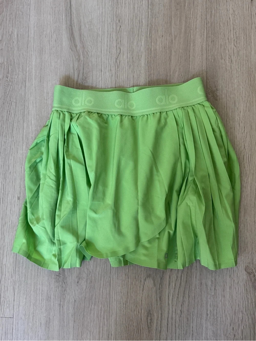 Alo Yoga Aces Tennis Skirt Green Apple Small
